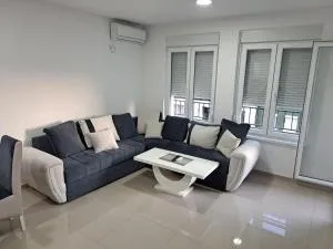 Lux trosoban - Mačvanska Mitrovica