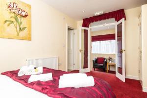 Courtyard Double Room room in Kidwells House