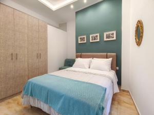 Zen Garden, 600m from Acropolis Museum