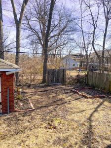 Bohemian Bungalow Pac-Man, walk downtown, pet friendly