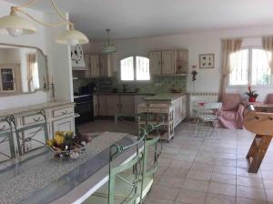 Villas Villa lumineuse et spacieuse, au calme, grande piscine, grand jardin avec oliviers : photos des chambres