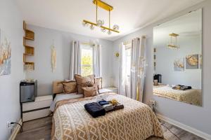 Elegant Serene Escape in Wyandotte