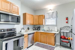 New York Vacation Rental about 1 Mi to Niagara Falls!