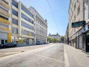 Central apartment with balcony next Augarten Park