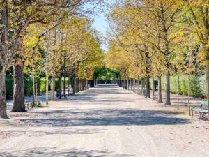 Central apartment with balcony next Augarten Park