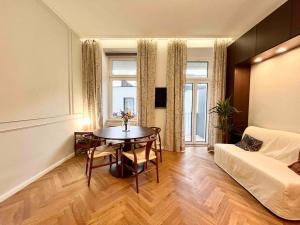 Central apartment with balcony next Augarten Park