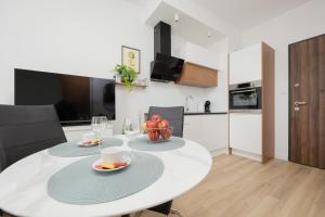 Sarmacka 27 studio 3-close to Medicover and Paley