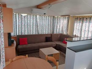 Bungalow au bord de la piscine 4 pers 5A