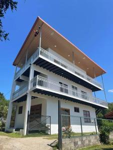 Casa Bella Vista Hermosa casa entre las Montanas piso 2