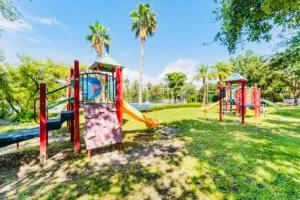 Pool view condo at Palms of Destin