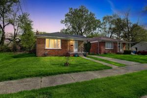 Queen G2 Mansion home