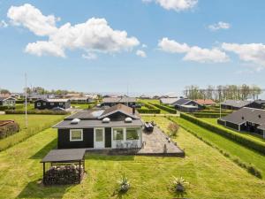 7 person holiday home in Juelsminde-By Traum