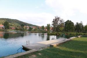 Apartments with a parking space Duga Resa, Karlovac - 22147