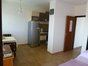 Apartments with parking space Omisalj, Krk - 22981