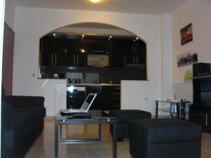 Family-friendly apartments with swimming pool Kali, Ugljan - 23026