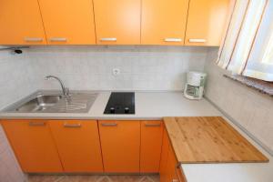 Apartments with parking space Baska, Krk - 23071