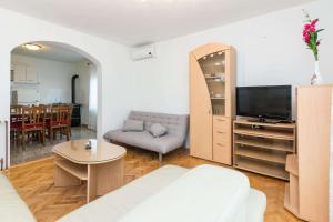 Apartments by the sea Bibinje, Zadar - 23089