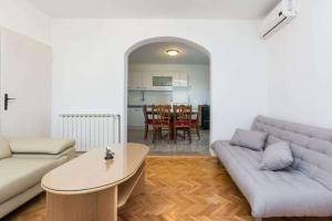 Apartments by the sea Bibinje, Zadar - 23089