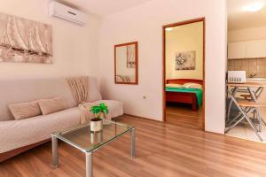 Apartments by the sea Sveti Petar, Biograd - 23091