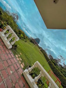 Finca con espectacular zona verde y hermosa vista a la piedra