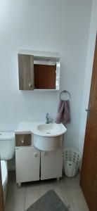 Casa Verde- MAR-Ac+650m Praia+WIFI+Suíte 2º andar