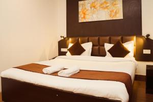 Hotel Siddhi Vinayak Regency, Mg Marg