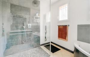 Maisons de vacances 4 Bedroom Cozy Home In Seillons-source-darge : photos des chambres