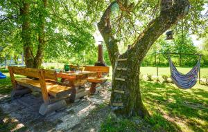 Lovely Home In Sisinec