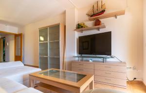 Awesome Apartment In Roquetas De Mar