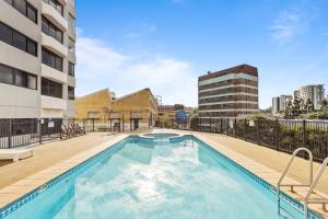 Stylish Riverside 1BedStudio with Rooftop Pool