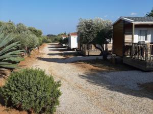 Maisons de vacances Mobil-Home Caves, 3 pieces, 4 personnes - FR-1-783-30 : photos des chambres