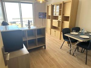 Appartement 2 Pièces avec Vue Mer, Proche Plage et Parking à Saint-Gilles-Croix-de-Vie - FR-1-224-812