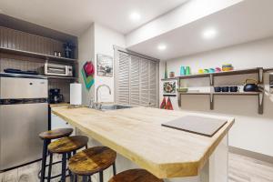 Renovated 1BR Apartment By 40-Acre Park with AC