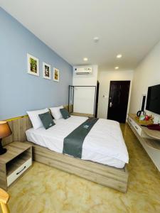Like Hotel