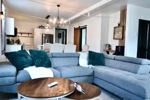 Alma 2 bedroom Sleeps 6 - Riverside