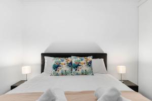 Marina Views Free Parking Beachside & Seaview