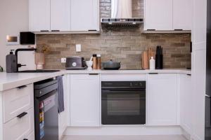 Stunning Northbridge Townhouse W Off St Parking