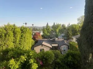 New and Bright Bedroom Ensuite - إنسينو