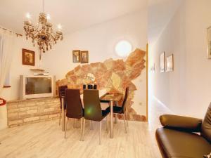 Apartment in Pula with Terrace