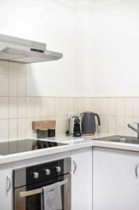 Executive Apt - 2BR 1BA w Parking