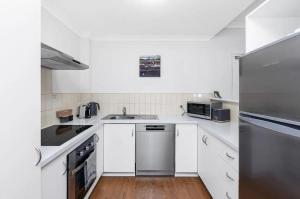 Executive Apt - 2BR 1BA w Parking