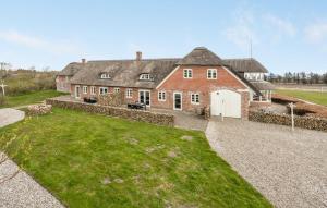 Twelve-Bedroom Accommodation In Ulfborg