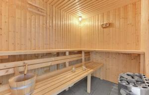 Twelve-Bedroom Accommodation In Ulfborg