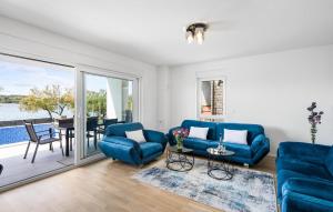 3 Bedroom Stunning Apartment In Vodice