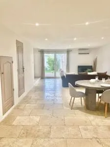 Maison avec jardin et 3 petits chats , proche du Chateau Lacoste - 勒皮伊圣雷帕拉德