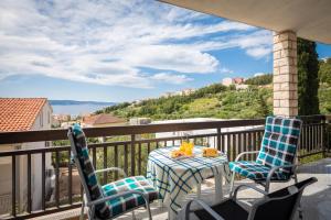 Paramount Apartments