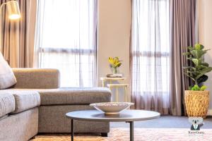 KozyGuru | Sydney CBD | Sunny City 2 Bed Apt