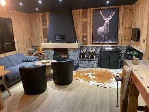 Chalet en forêt avec etang. - Éloyes