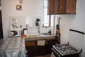 Gees Holiday Home Apartment in Mombasa CBD - Parking