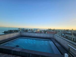 Central - Whale Watching Paradise -Self check in